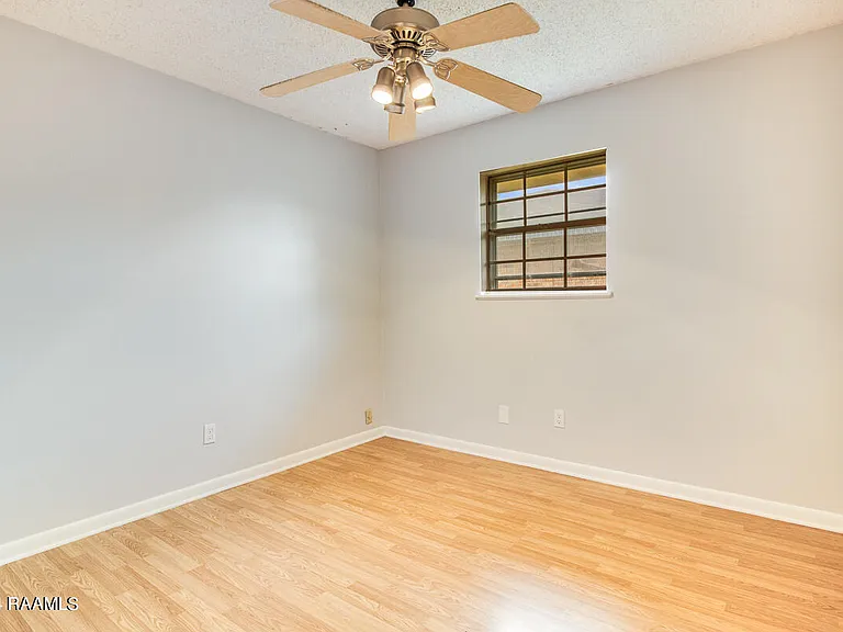 303 Gerald Dr — Photo 15