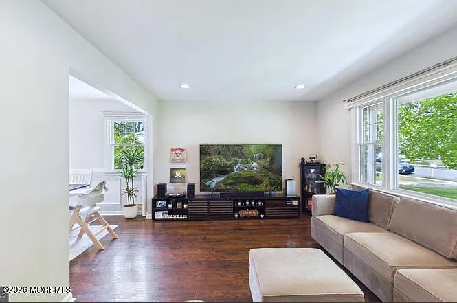 27 Rockland Rd — Photo 2
