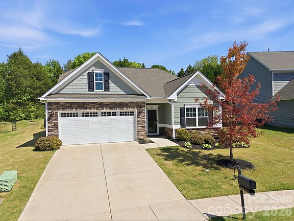 3rd image of 1411 Troon Dr