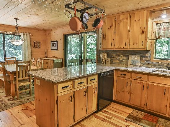4th image of 120 Woodglen Ct #2-5046