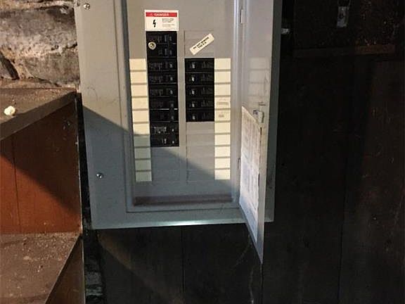 5th image of 1529 Pierce Ave