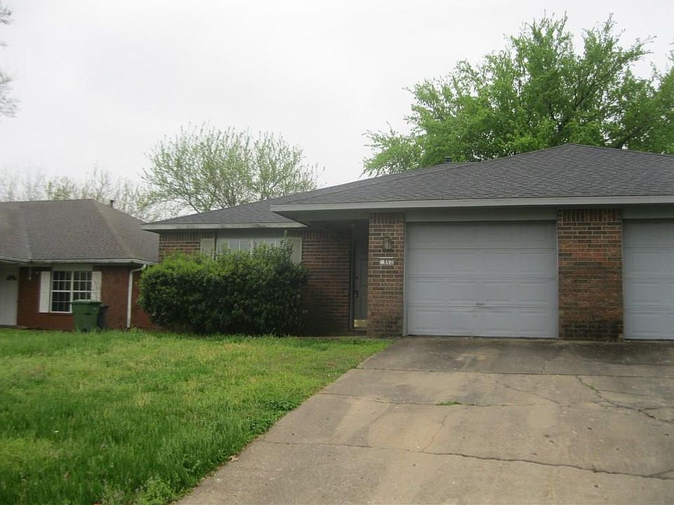 1st image of 802 E Eastview Dr