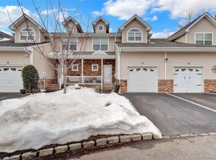 37 Terrace Ln, Patchogue, NY 11772