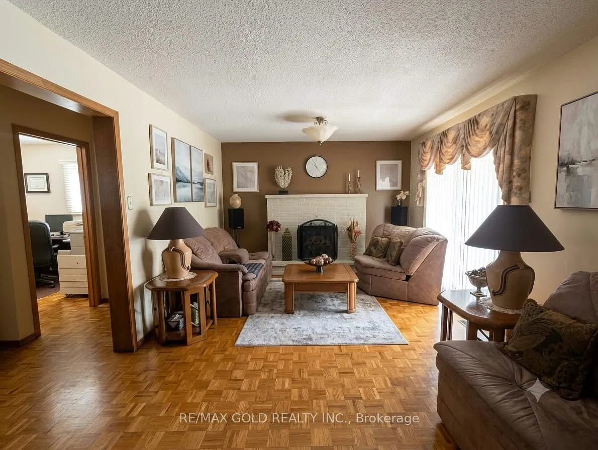 2 bed, $1,800 — Photo 2