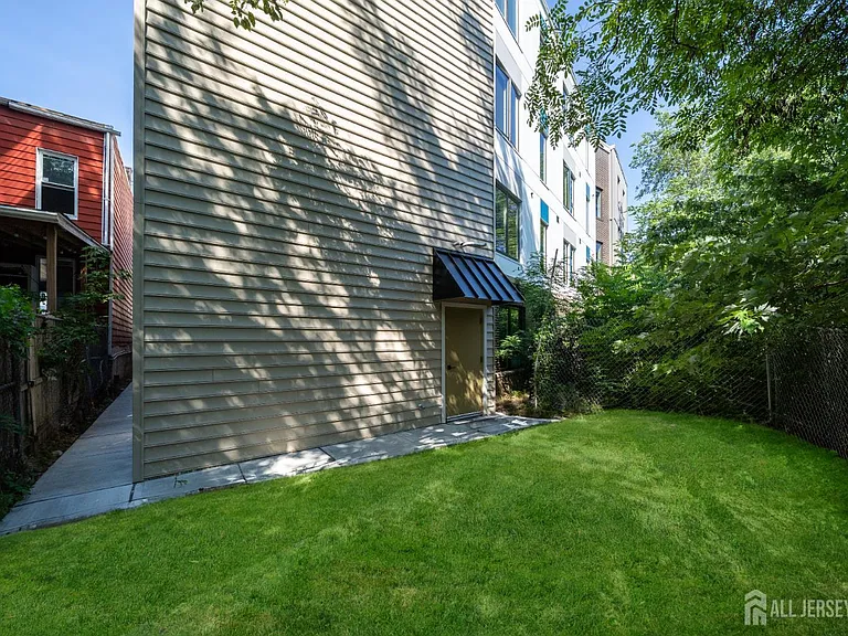 67 Virginia Ave #3 — Photo 18