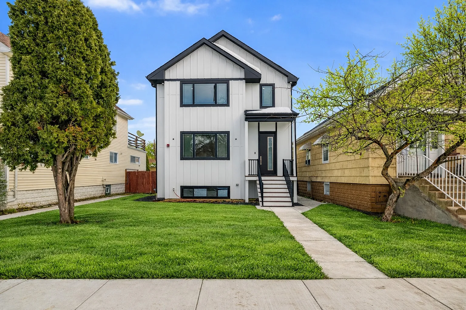 2411 N 77th Ave photo 1