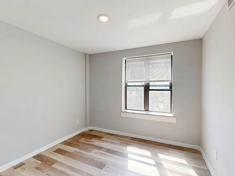 5474 Delmar Blvd #307 — Photo 4