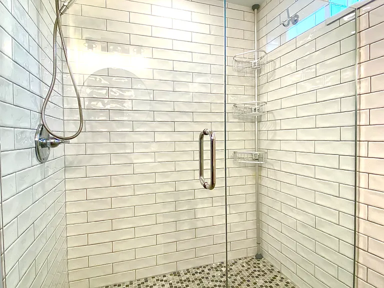 13450 NE Halsey St — Photo 5