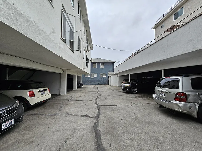 1747 N Kingsley Dr #10 — Photo 18
