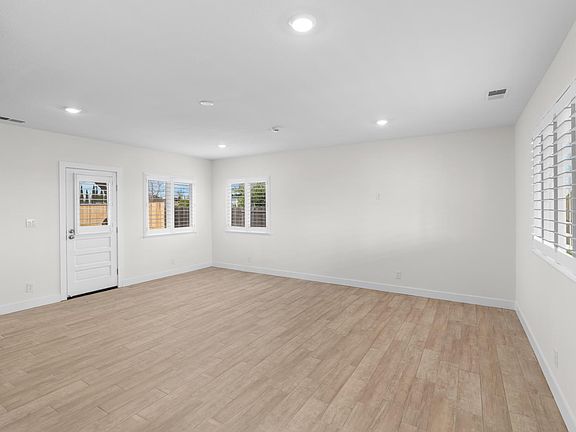 5th image of 25393 Kennefick Rd