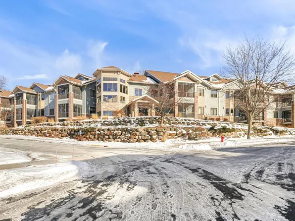 10 Glen Brook Way #109, Fitchburg, WI 53711