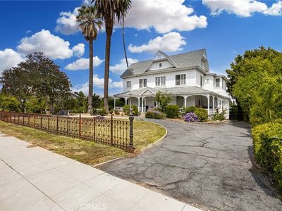 38 W Highland Ave, Redlands, CA, 92373