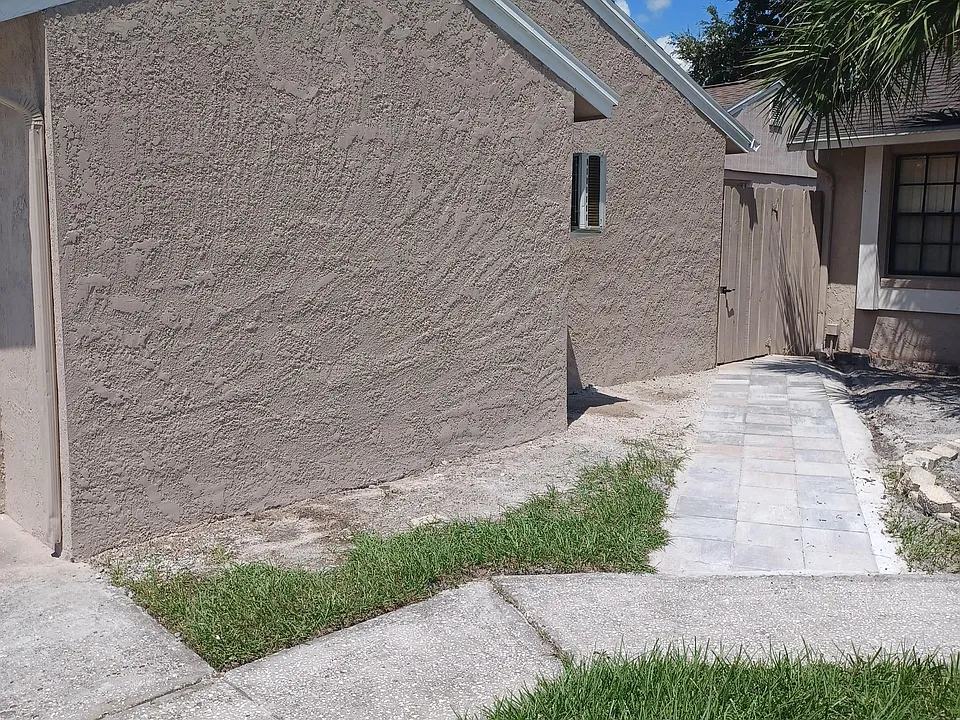 3208 Russett Dr #1