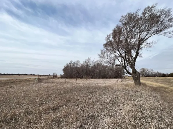 615 Railroad Ave, Heizer, KS 67530
