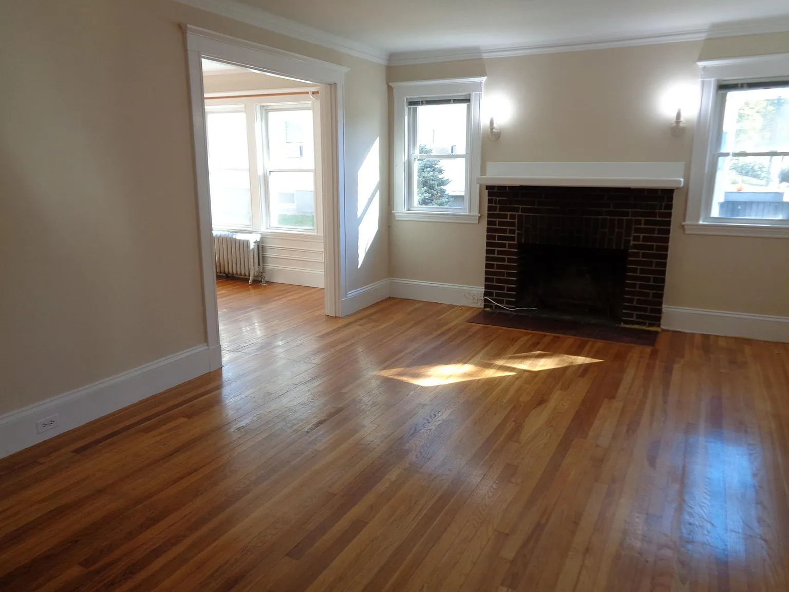 2 bed, 1200 sqft, $2,440 — Photo 2