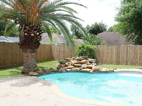 4th image of 10819 Birch Dr