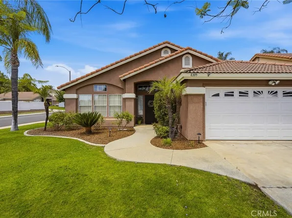 8395 Rosemary Dr, Riverside, CA 92508