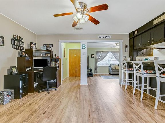 4th image of 1220 Briarwood Dr