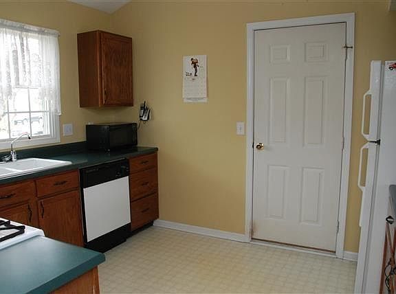 4th image of 22954 Foxfire Dr
