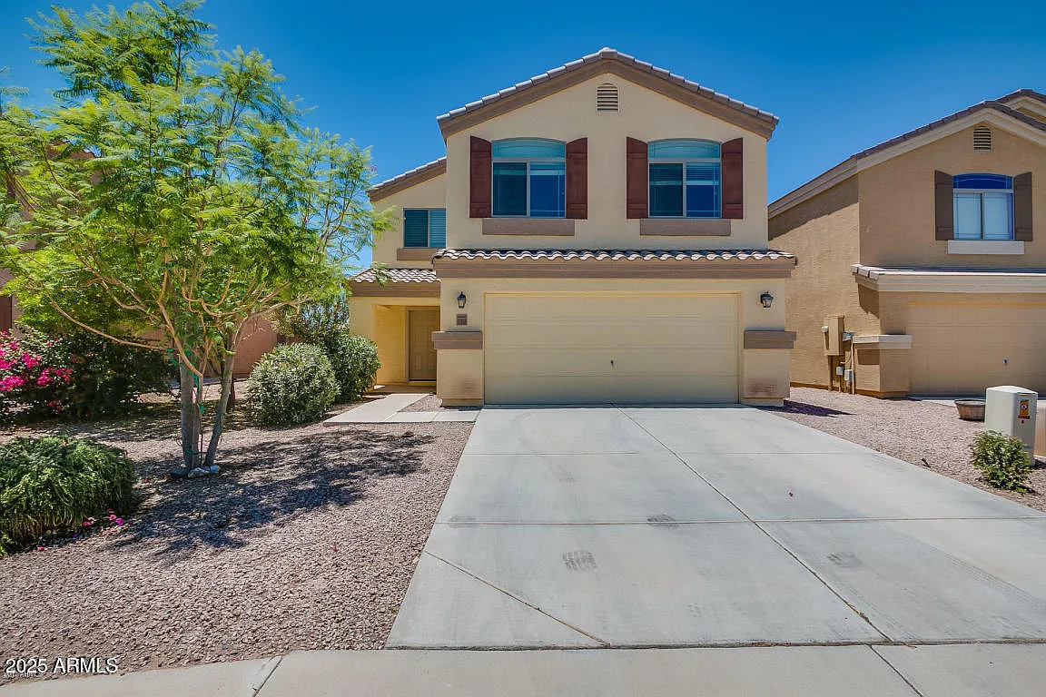 4 bed, 2.5 bath, 2012 sqft, $1,800 — Photo 1
