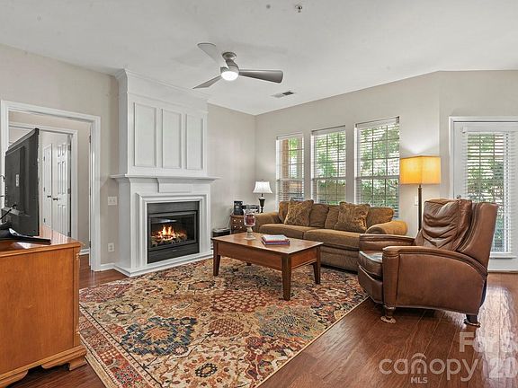 2nd image of 3204 Margellina Dr
