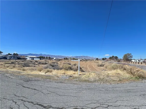 6160 S Surrey Ln, Pahrump, NV 89048