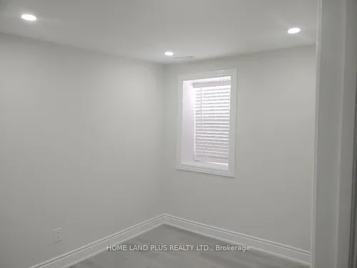40 Penetang St #4 Photo 1