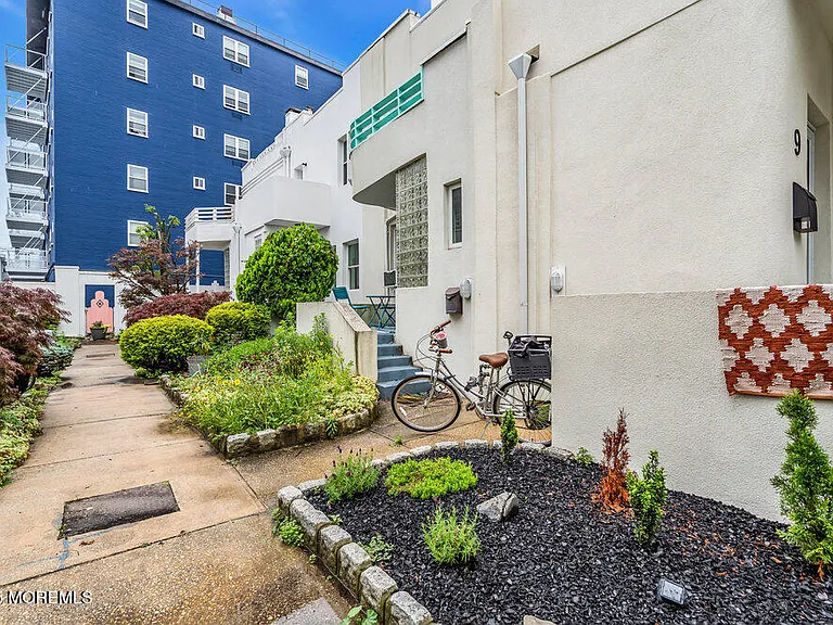 8 Deal Lake Ct — Photo 22