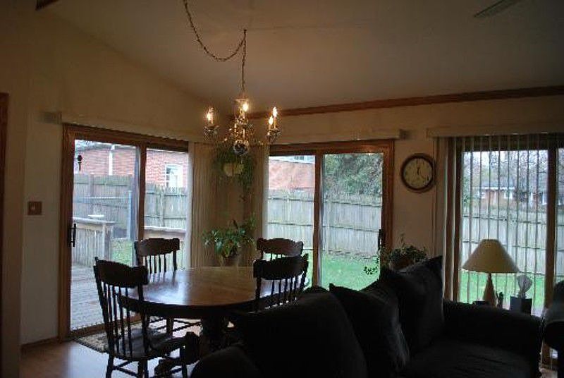 1st image of 21 W Pleasant Hill Blvd