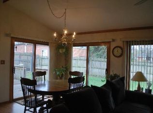 21 W Pleasant Hill Blvd, Palatine, IL 60067