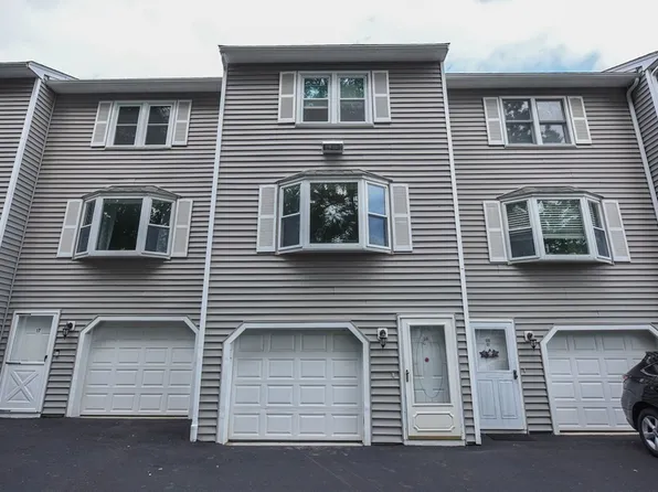 95 Tennis Plaza Rd Unit 16, Dracut, MA 01826