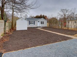 7 Bristol St, Huntington, NY 11743