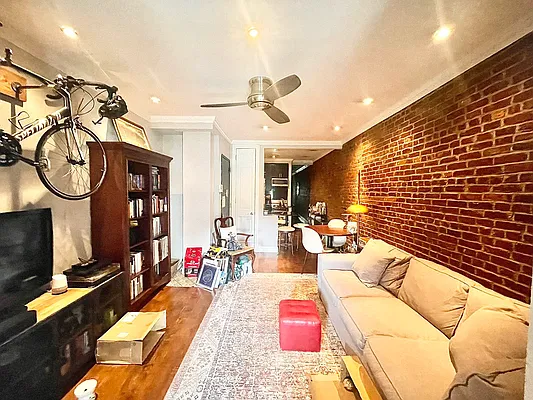 Rented by Century 21 Premier  | media 3