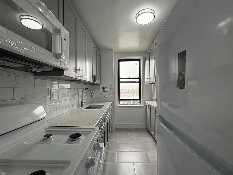 14943 35th Ave #4G — Photo 4