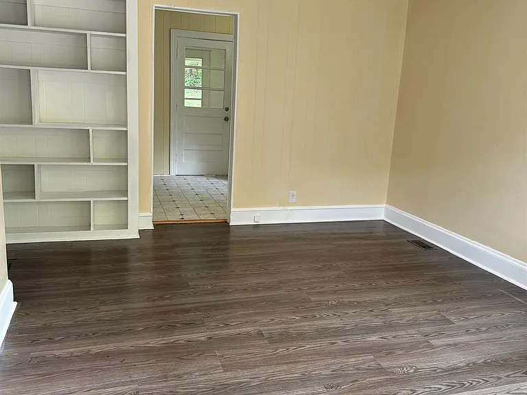 128 Lowell St — Photo 12