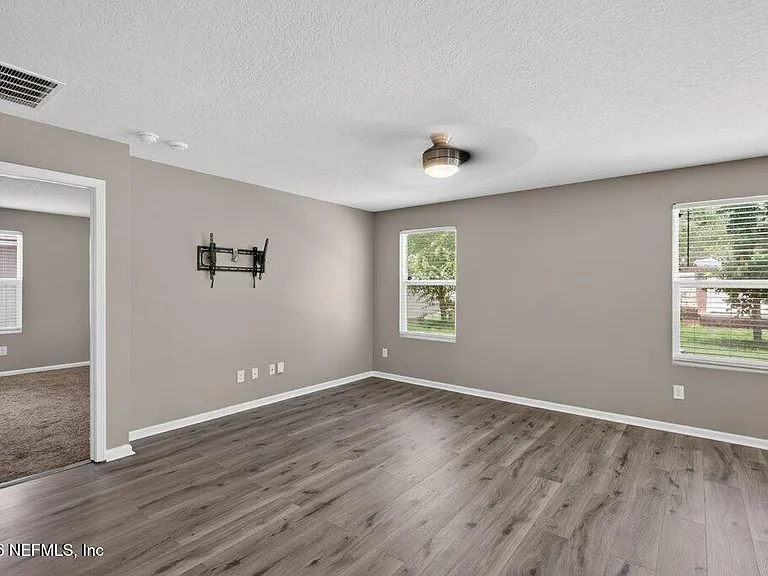 9099 Tahoe Ln — Photo 15