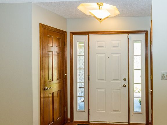 3rd image of 7407 Deerfield Dr