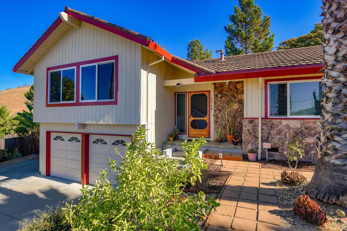 3749 Macbeth Dr photo 1