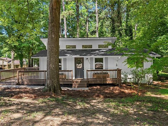 3rd image of 4483 Collins Cir