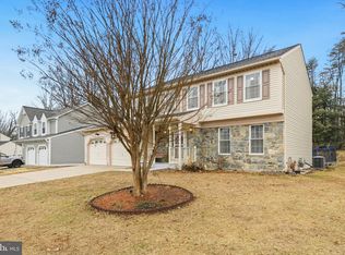 4482 Edsall Dr, Woodbridge, VA 22193