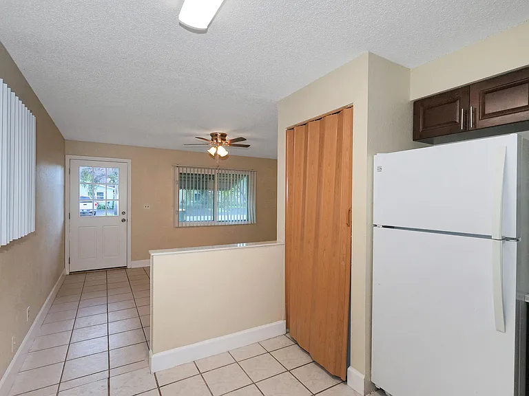 2716 SW 46th St #2 — Photo 7
