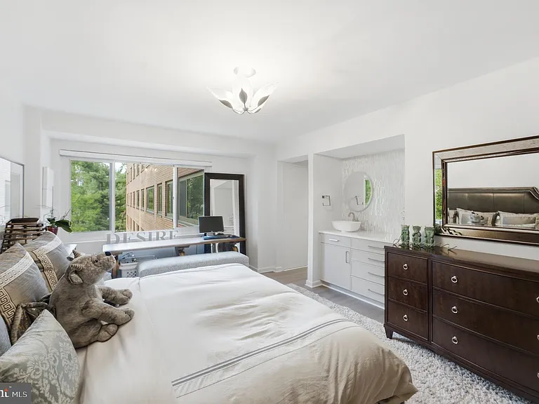 4201 Cathedral Ave NW #903W — Photo 29