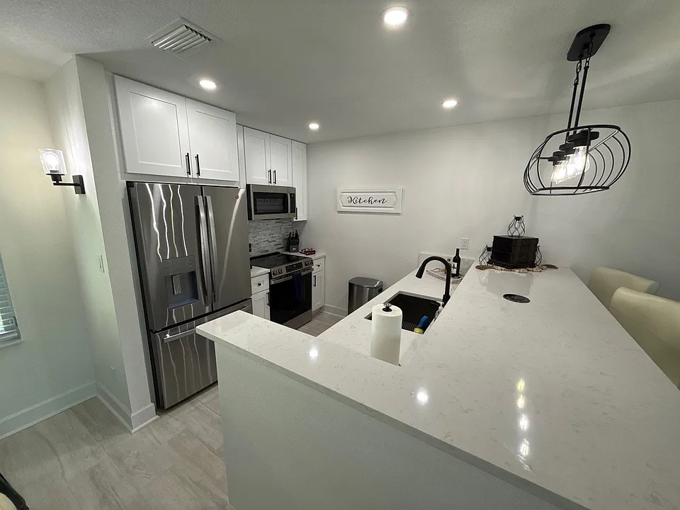 11223 W Bayshore Dr