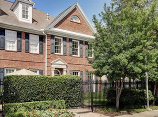 5166 Chevy Chase Dr, Houston, TX 77056