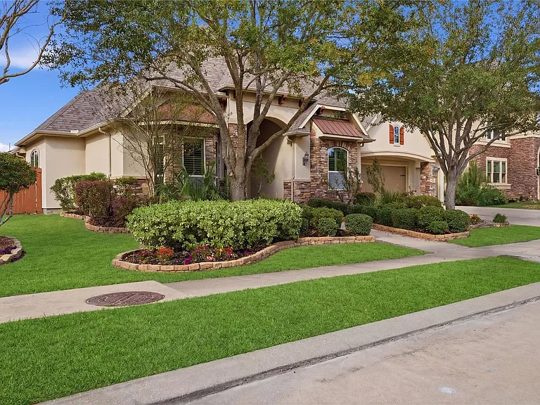 17614 Melmore Dr — Photo 3
