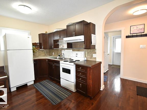 3rd image of 4917 49th St