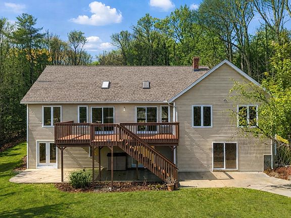 3rd image of 138 Birch Drive