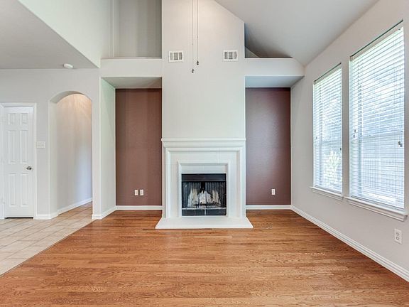 5th image of 2728 Tangerine Ln