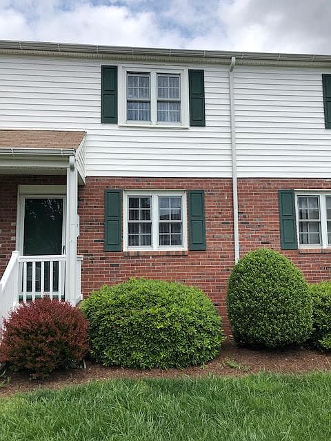 1st image of 3 Sandra Ln
