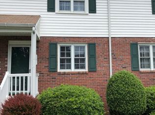 3 Sandra Ln, Portsmouth, VA 23702